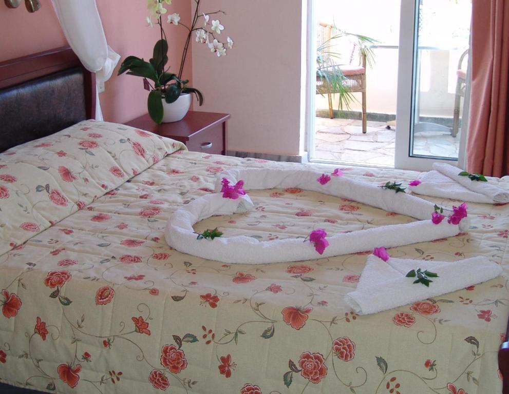 Malou Apartments Kato Daratso Quarto foto